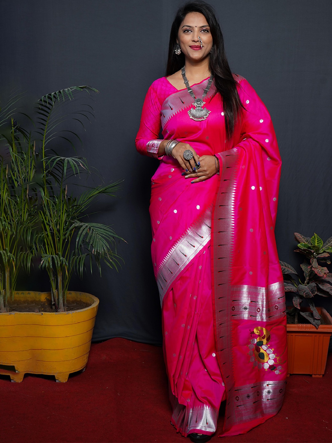

Royal Rajgharana Saree Polka Dots Woven Design Zari Pure Silk Banarasi Saree, Pink