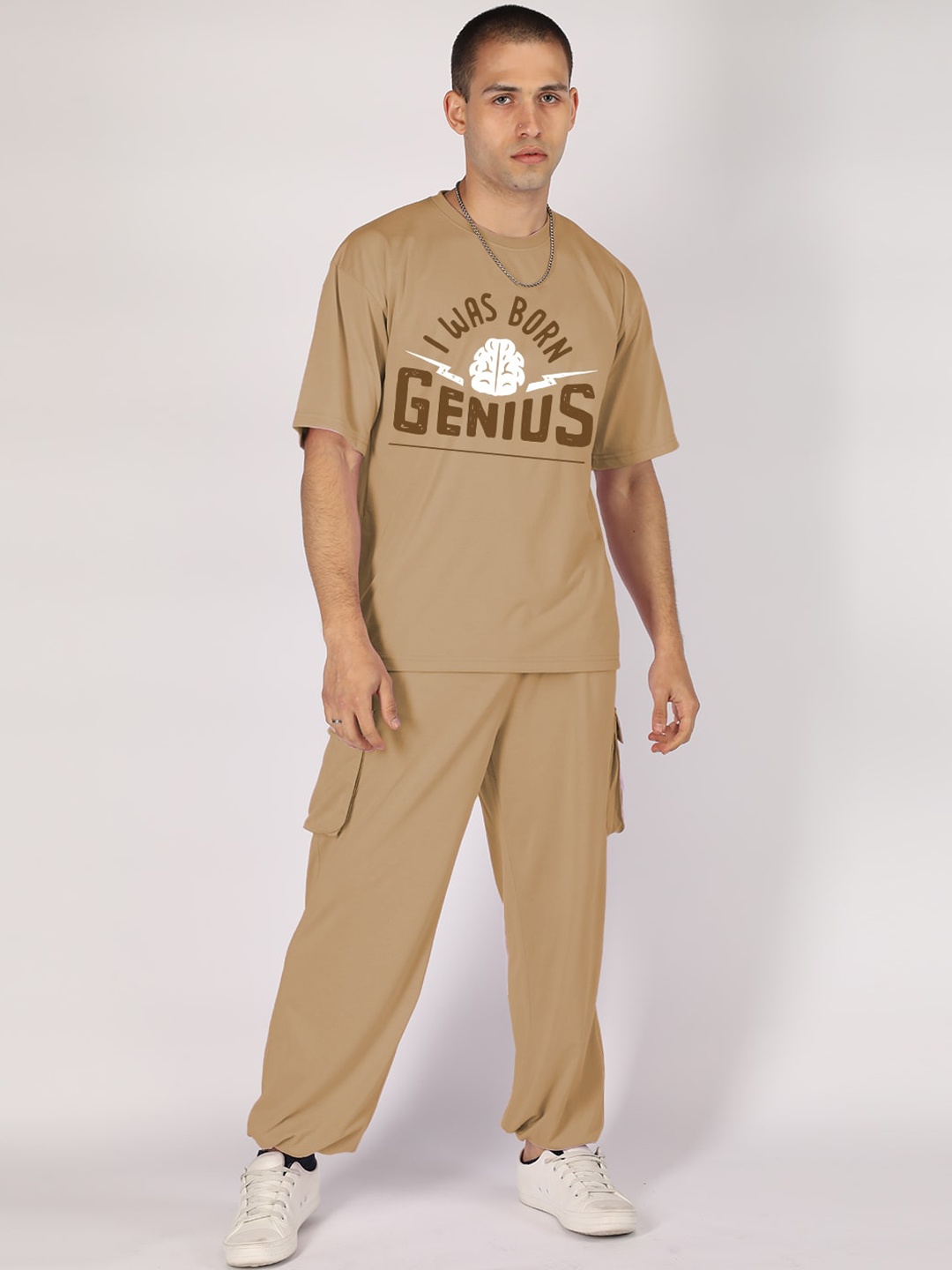 

CHKOKKO Typography Printed T-Shirt With Jogger, Brown