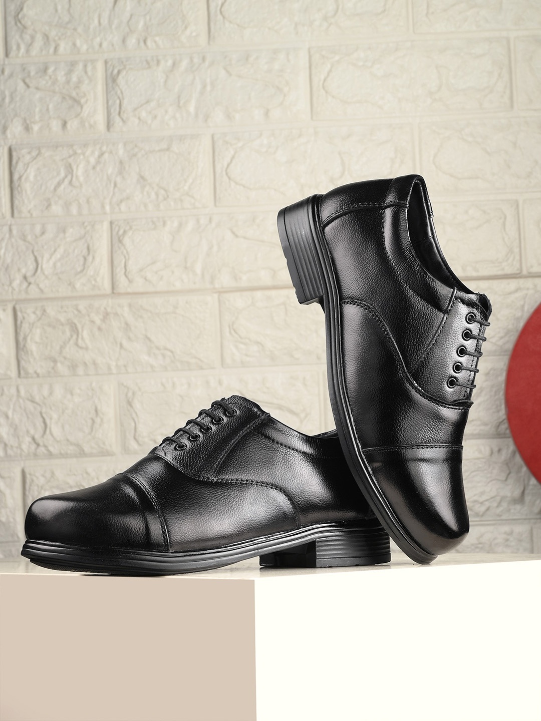

SERVER Men Textured Leather Formal Oxfords, Black