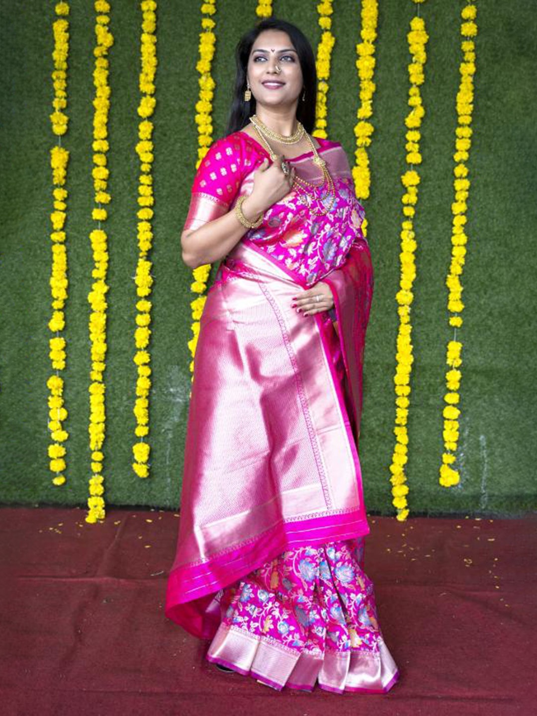 

Royal Rajgharana Saree Floral Woven Design Zari Pure Silk Banarasi Saree, Pink