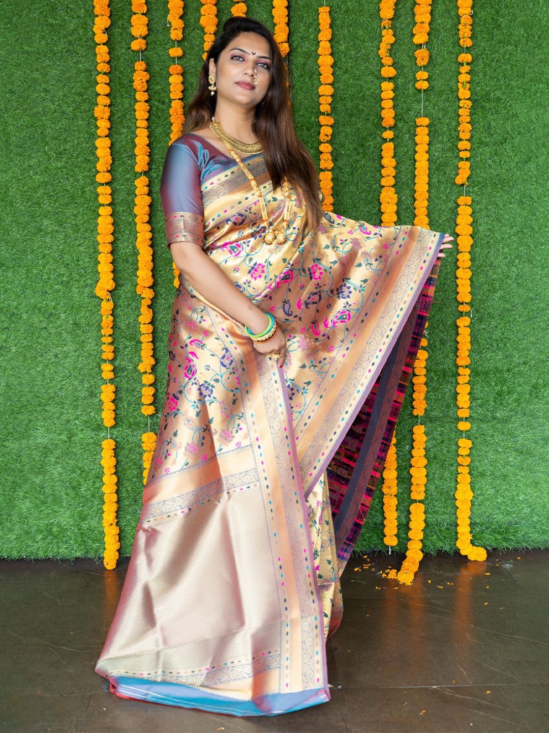 

Royal Rajgharana Saree Ethnic Motifs Woven Design Zari Pure Silk Banarasi Sarees, Teal