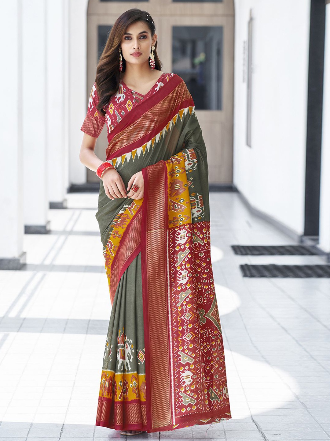 

Satrani Ethnic Motifs Printed Zari Sambalpuri Saree, Brown