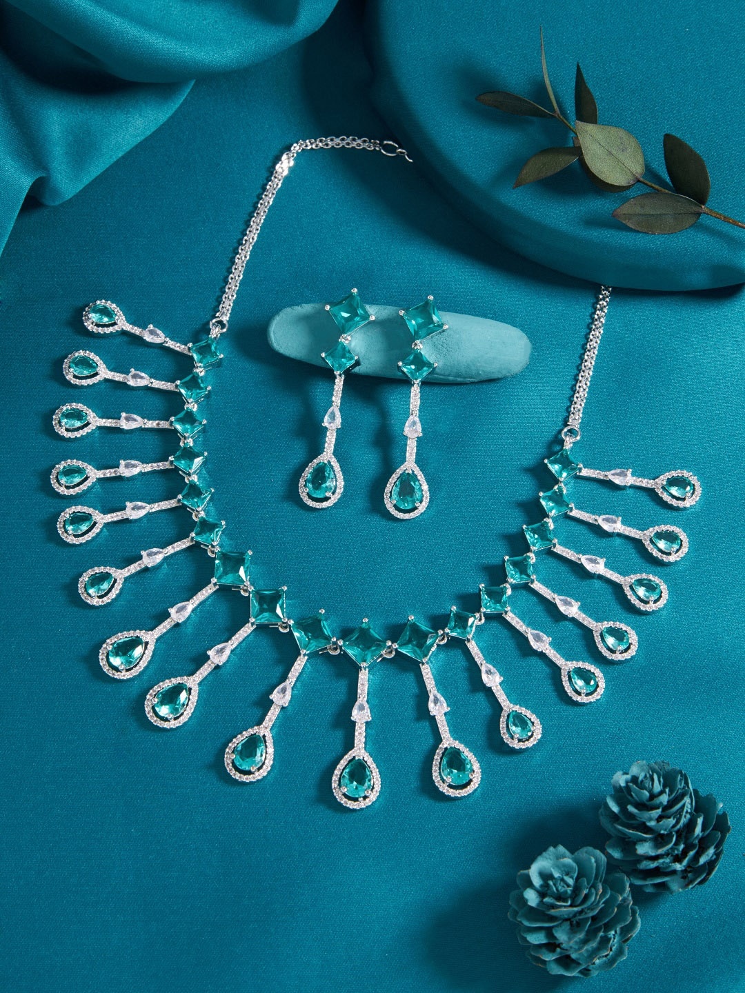 

SATJEWEL Silver Plated Stones Studded Jewellery Set