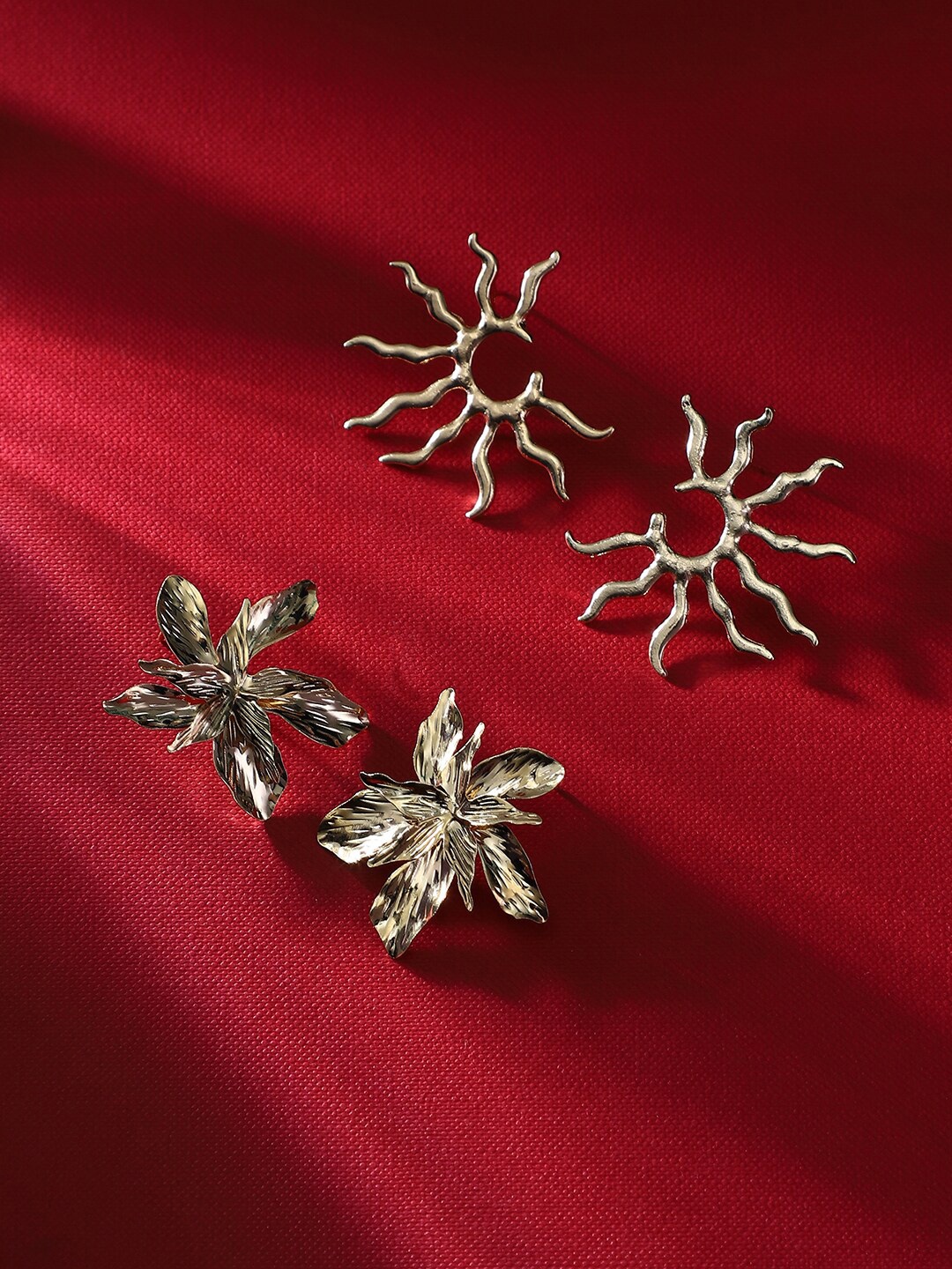 

SOHI Set Of 2 Gold-Plated Contemporary Studs Earrings