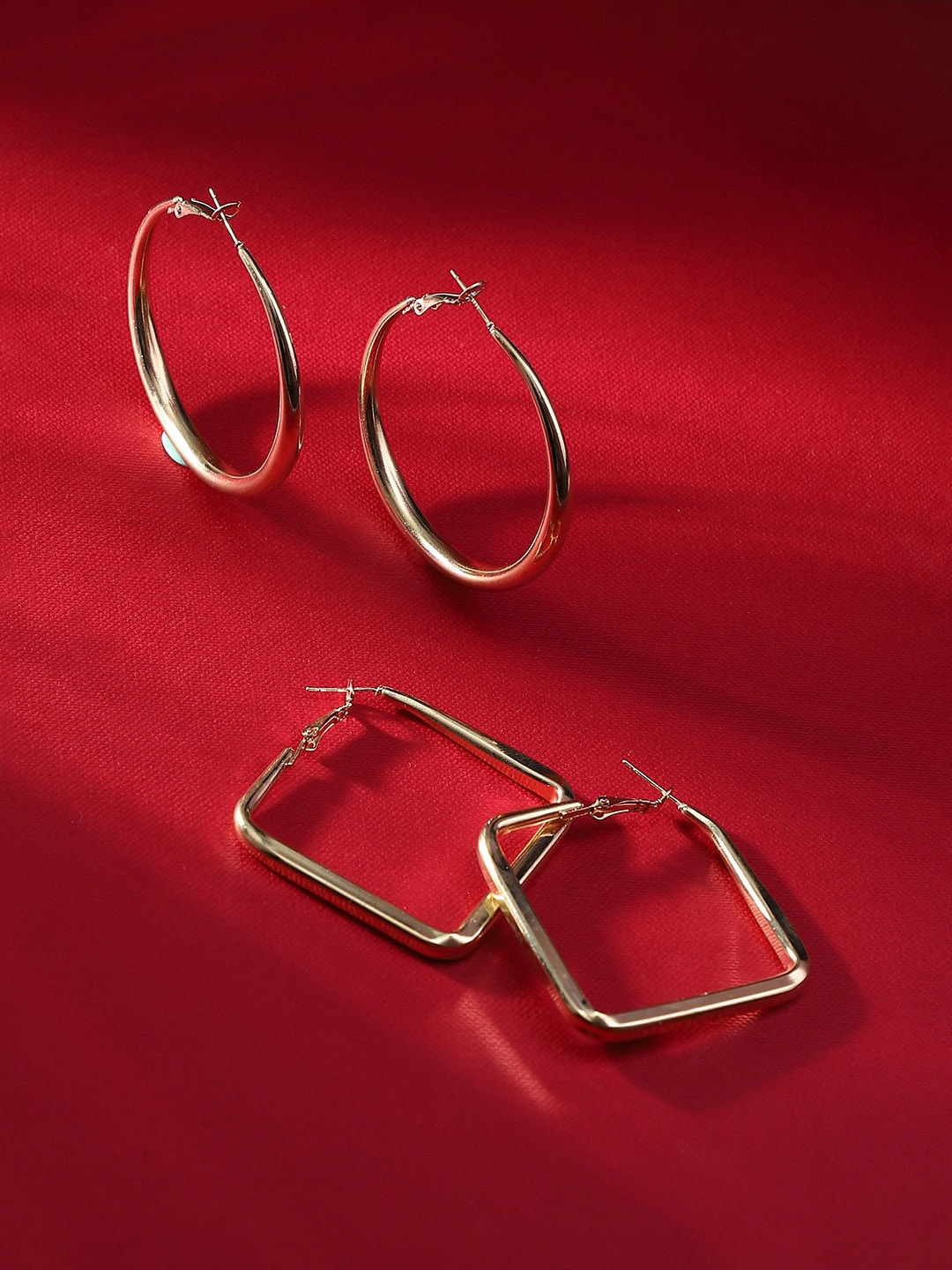 

SOHI Set of 2 Minimal Hoop Earrings, Gold