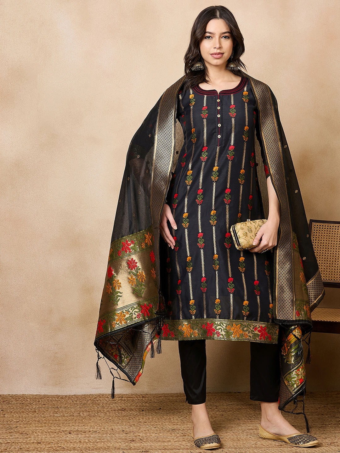 

KAVINDI Ethnic Motifs Woven Design Jacquard Straight Kurta With Trousers & Dupatta, Black