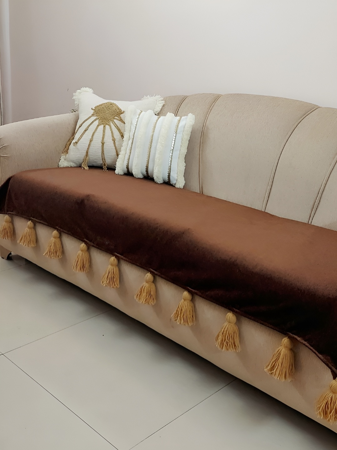 

THROWPILLOW Brown & Tan Brown Anti Slip Tassels 4 Seater Sofa Cover