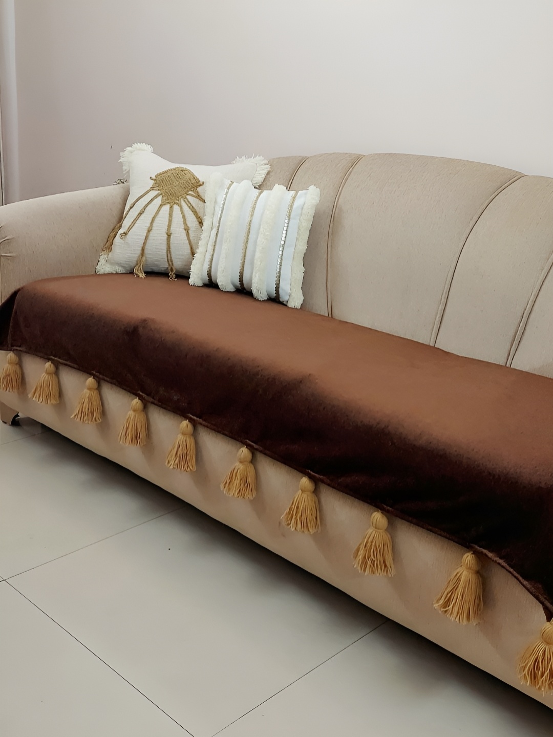 

THROWPILLOW Brown & Beige Anti Slip Tassels Sofa Cover