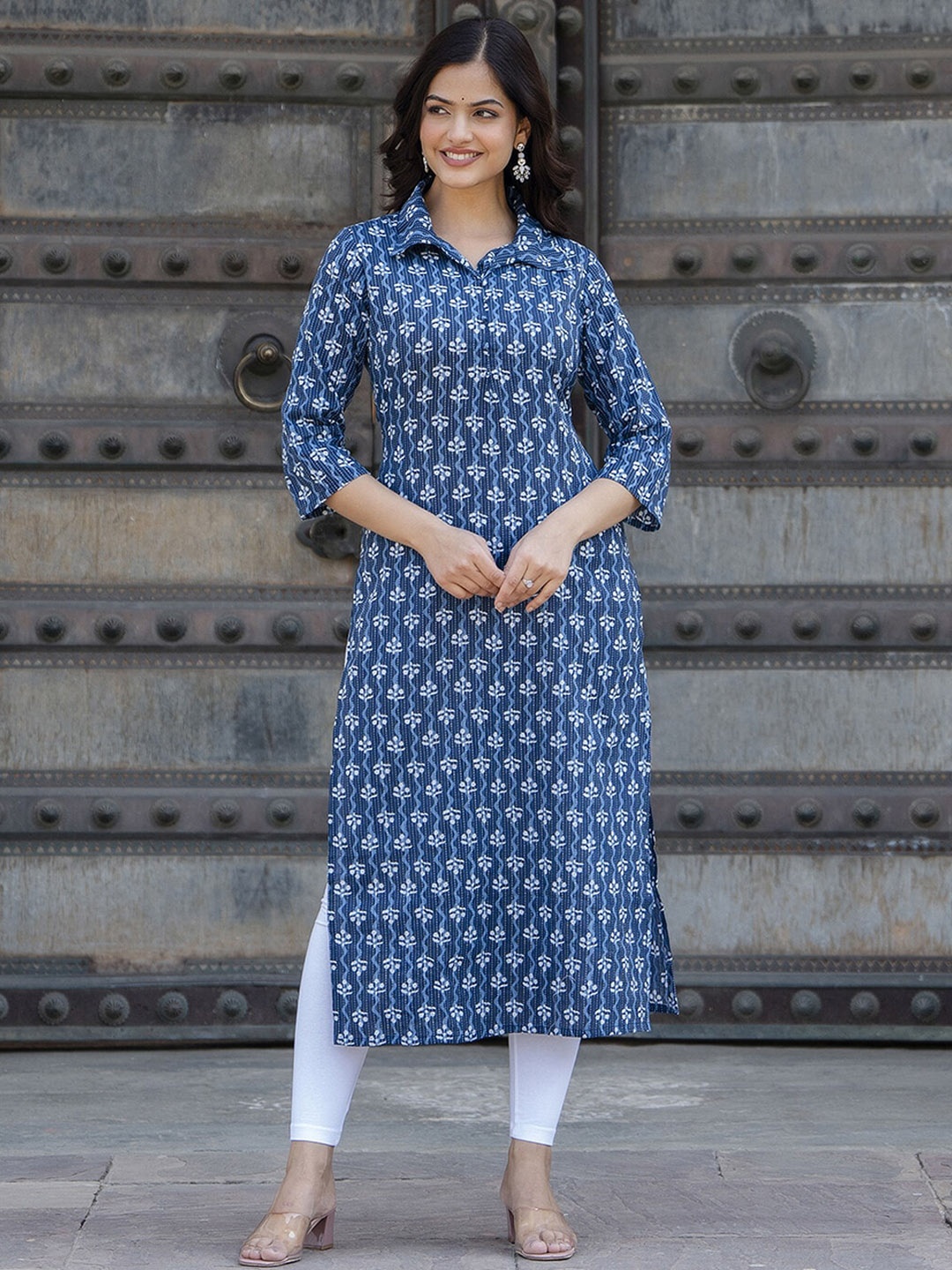 

Nayo Floral Printed Shirt Collar Straight Kurta, Blue