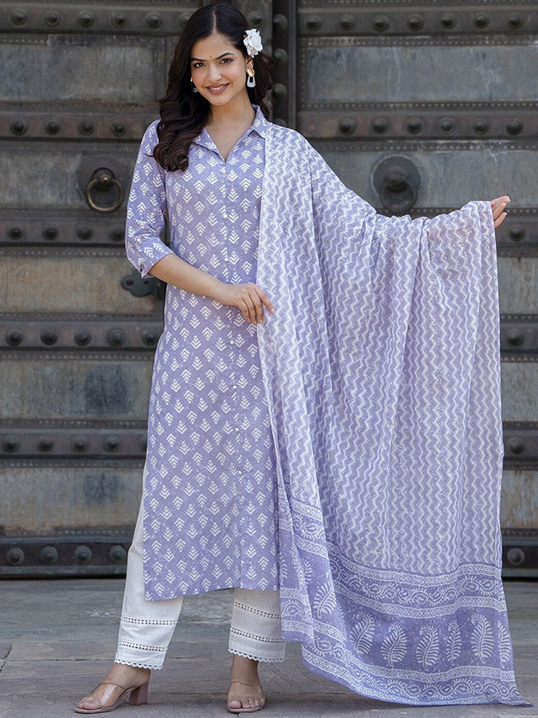 

Nayo Ethnic Motifs Printed Shirt Collar Pure Cotton Straight Kurta & Trousers With Dupatta, Purple