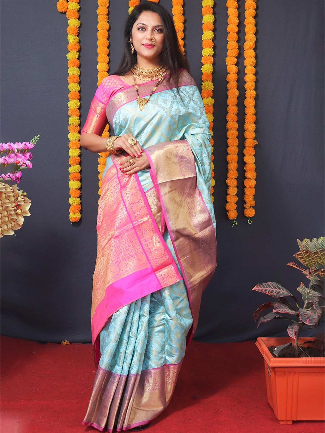

Royal Rajgharana Saree Ethnic Motifs Woven Design Zari Silk Cotton Kanjeevaram Saree, Sea green