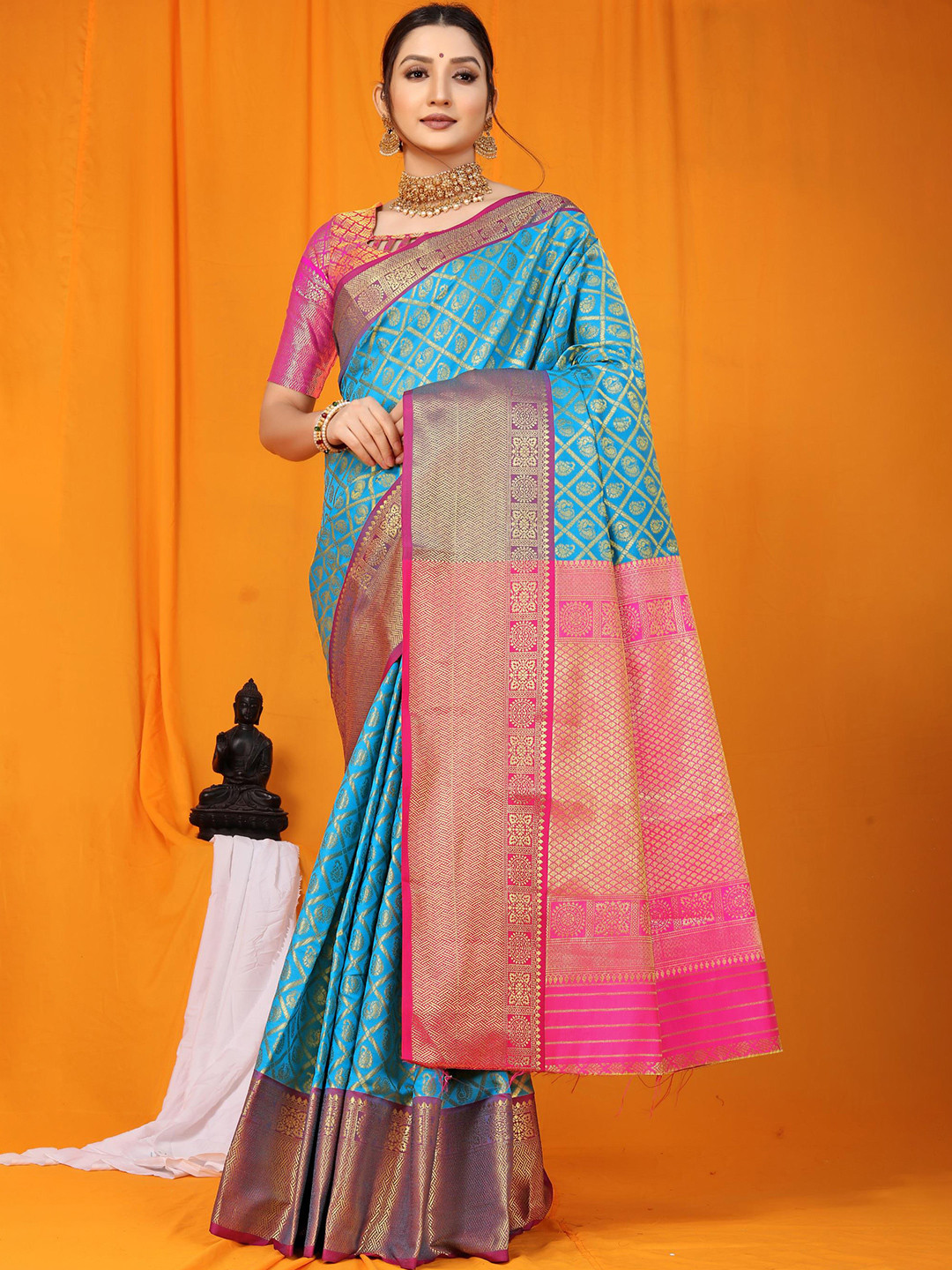 

Royal Rajgharana Saree Ethnic Motifs Woven Design Zari Silk Cotton Kanjeevaram Saree, Teal