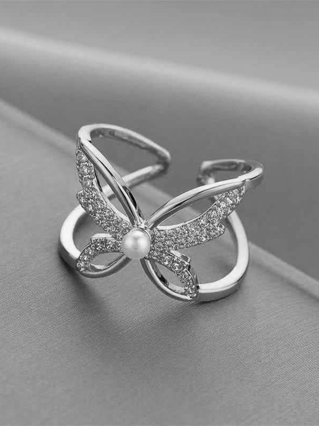 

RARE1STUDIO Silver Plated Cubic Zirconia Finger Ring