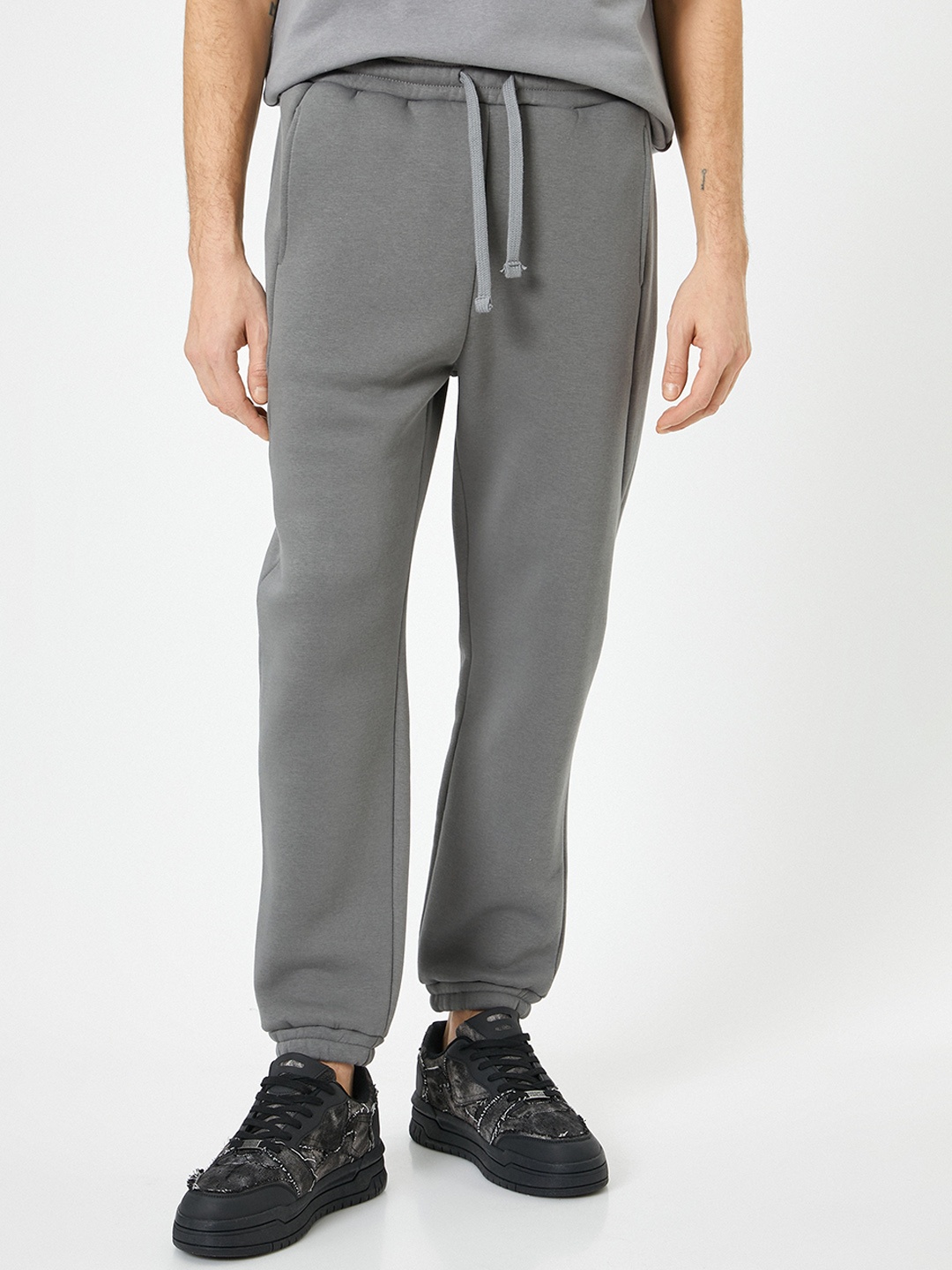 

Koton Men Mid-Rise Joggers, Grey