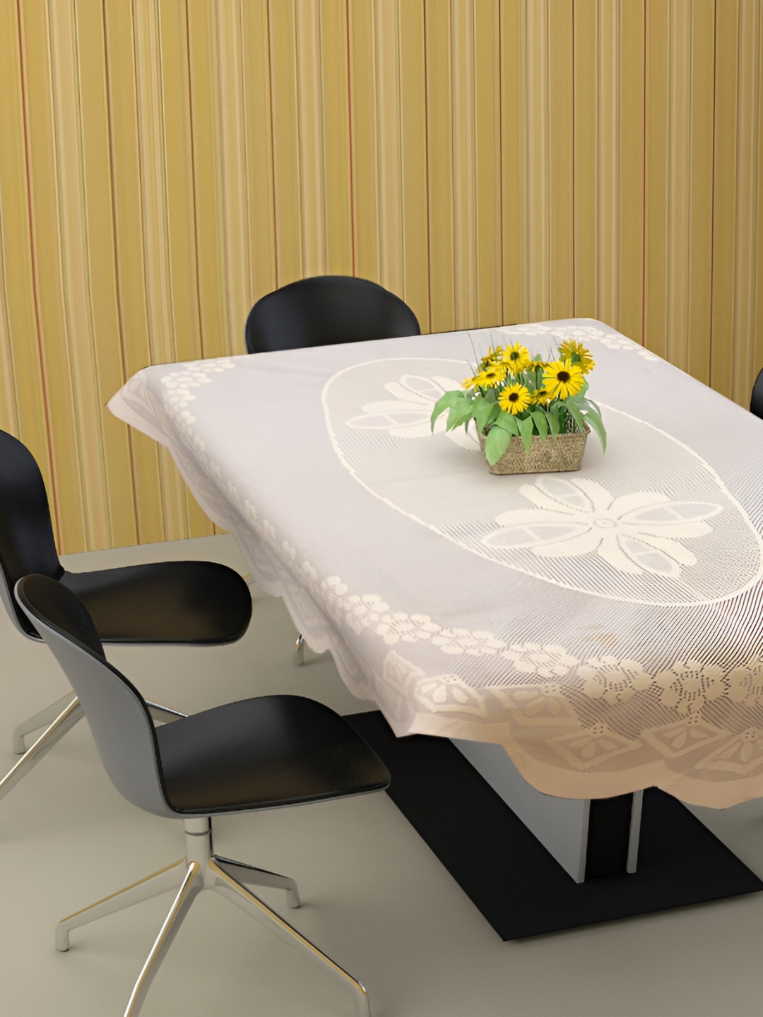 

BIGGER FISH Beige Floral Rectangle Cotton 6-Seater Table Cover
