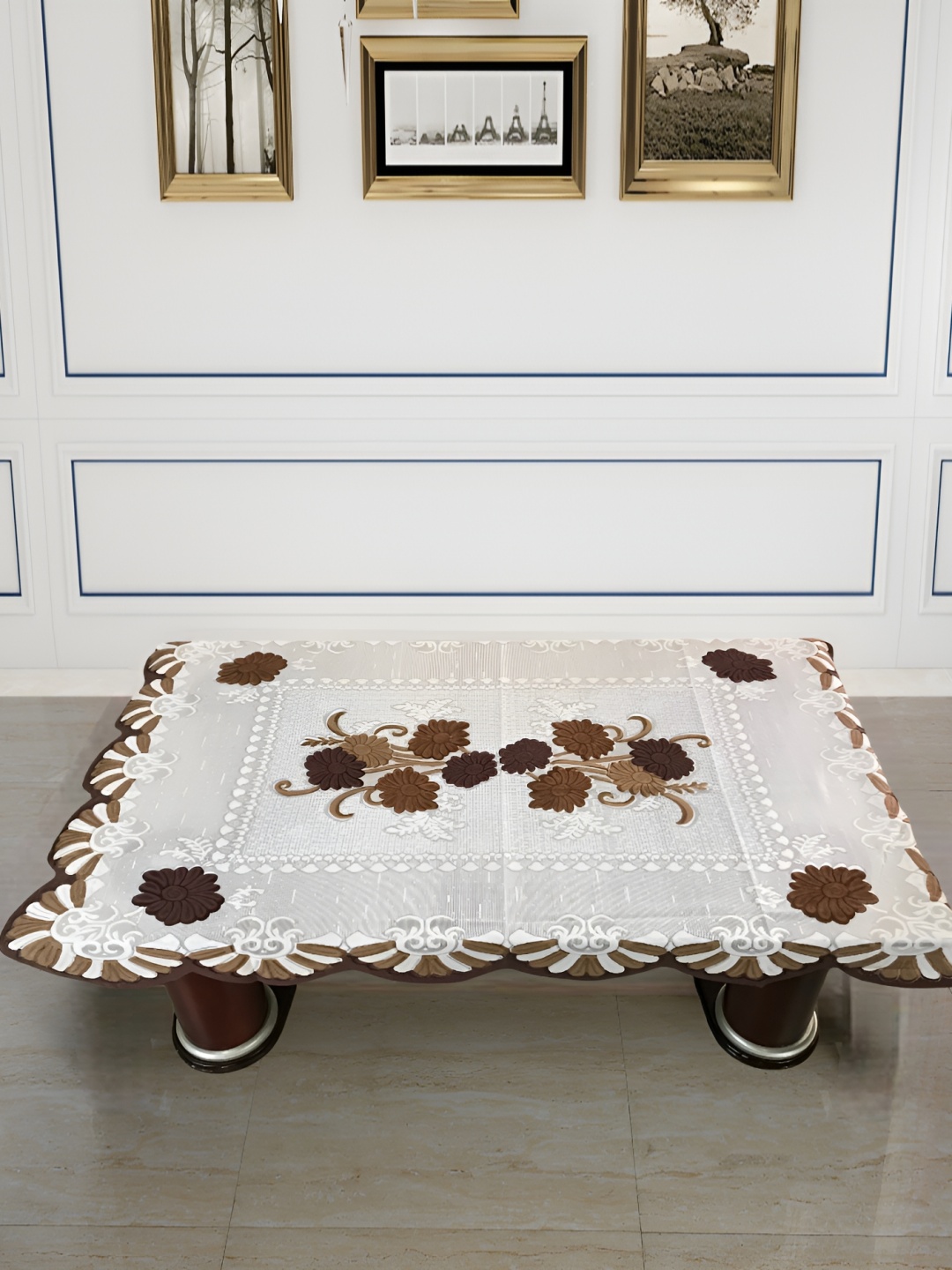 

BIGGER FISH White Cotton 4-Seater Table Cover