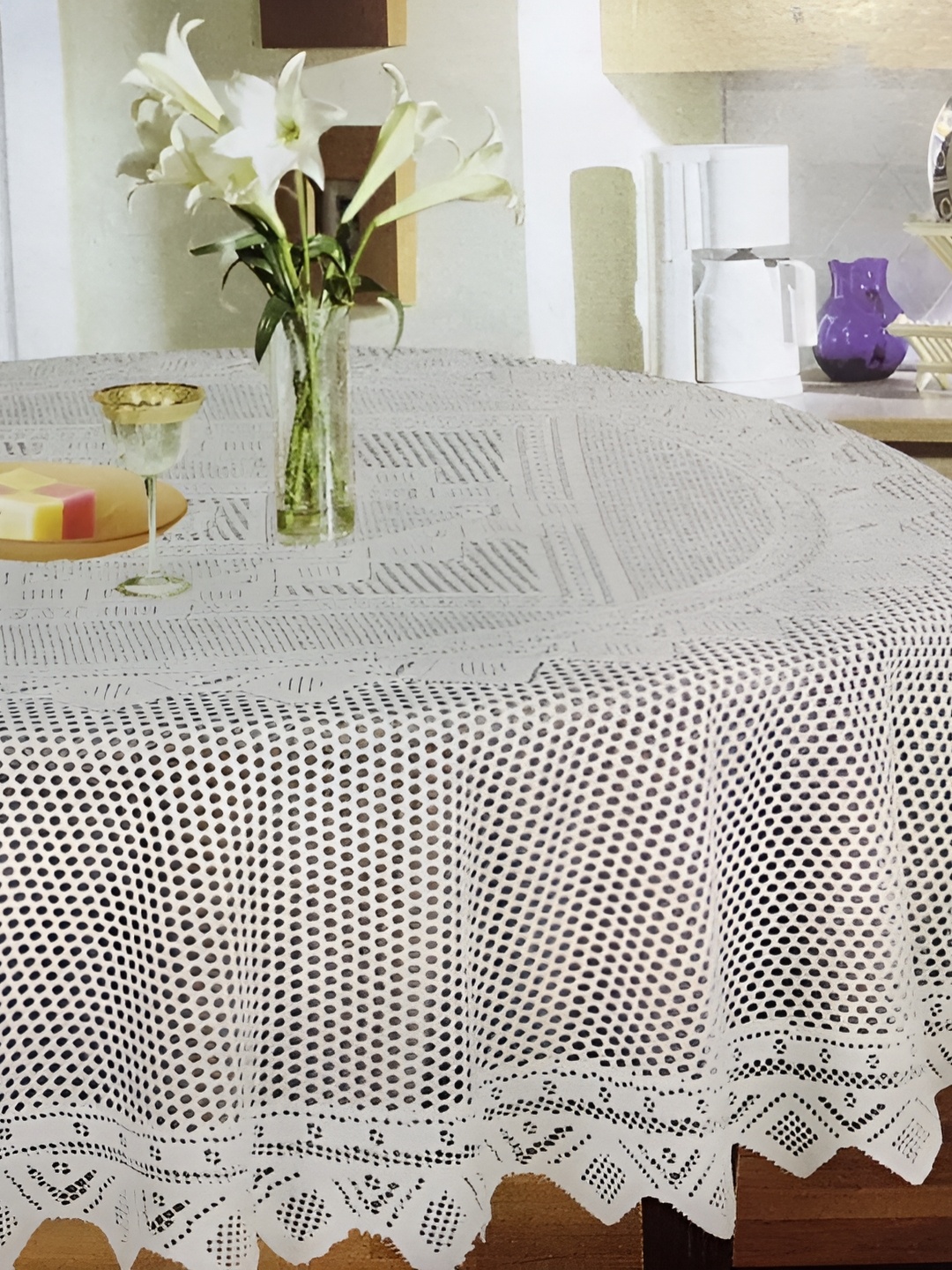 

BIGGER FISH White Cotton 4-Seater Table Cover
