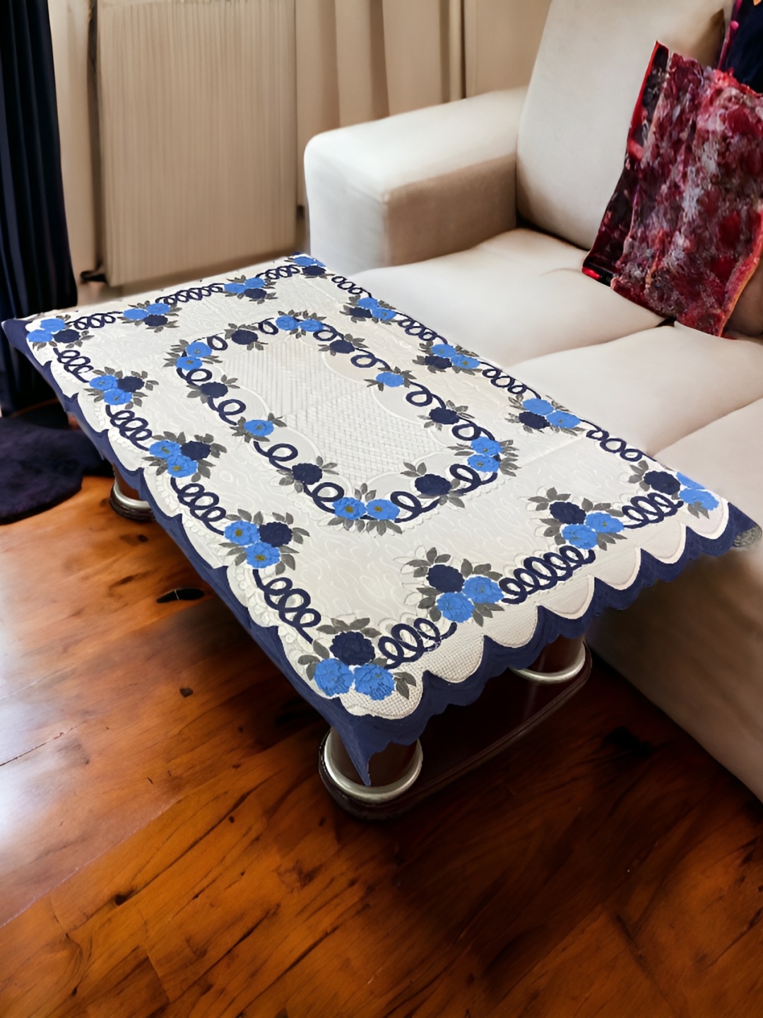 

BIGGER FISH Blue Floral Printed Cotton 4-Seater Table Cover