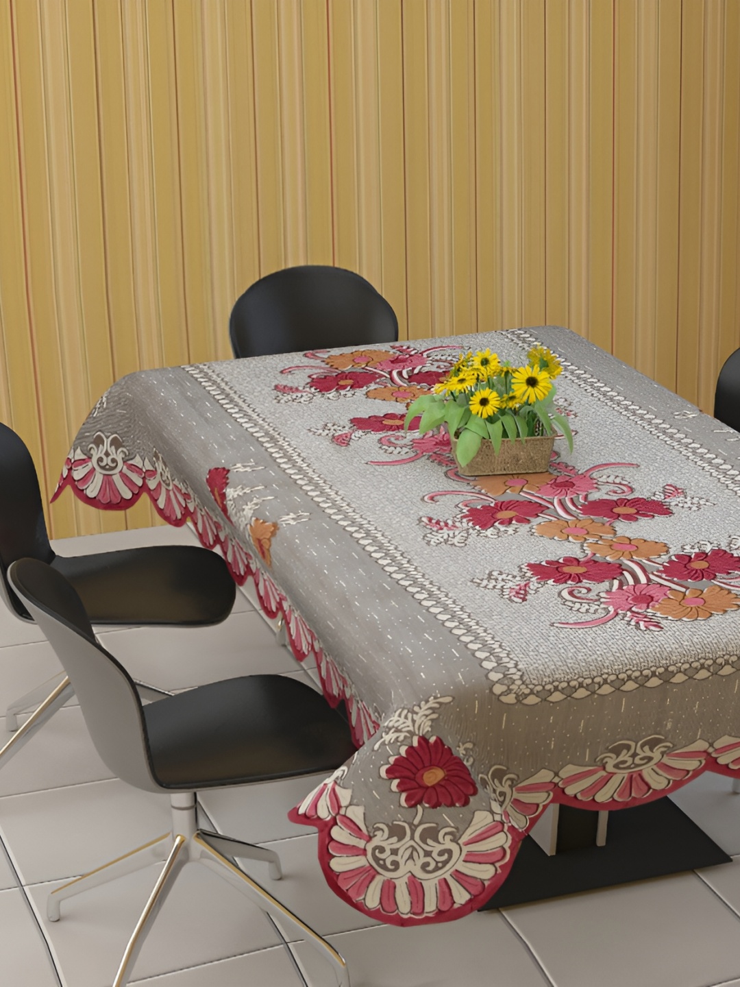 

BIGGER FISH Grey & White Cotton 6-Seater Table Cover