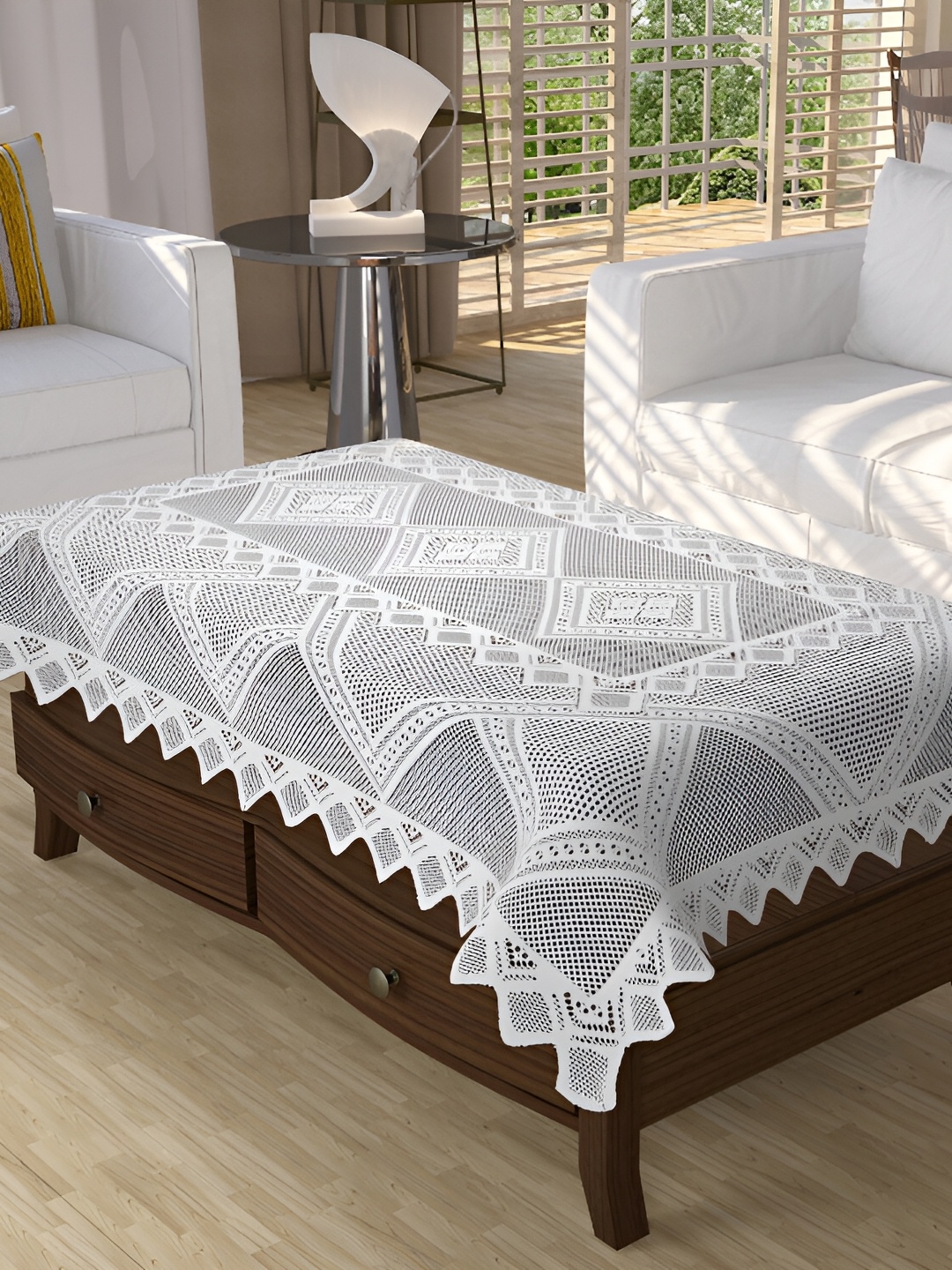 

BIGGER FISH White Cotton 4-Seater Table Cover