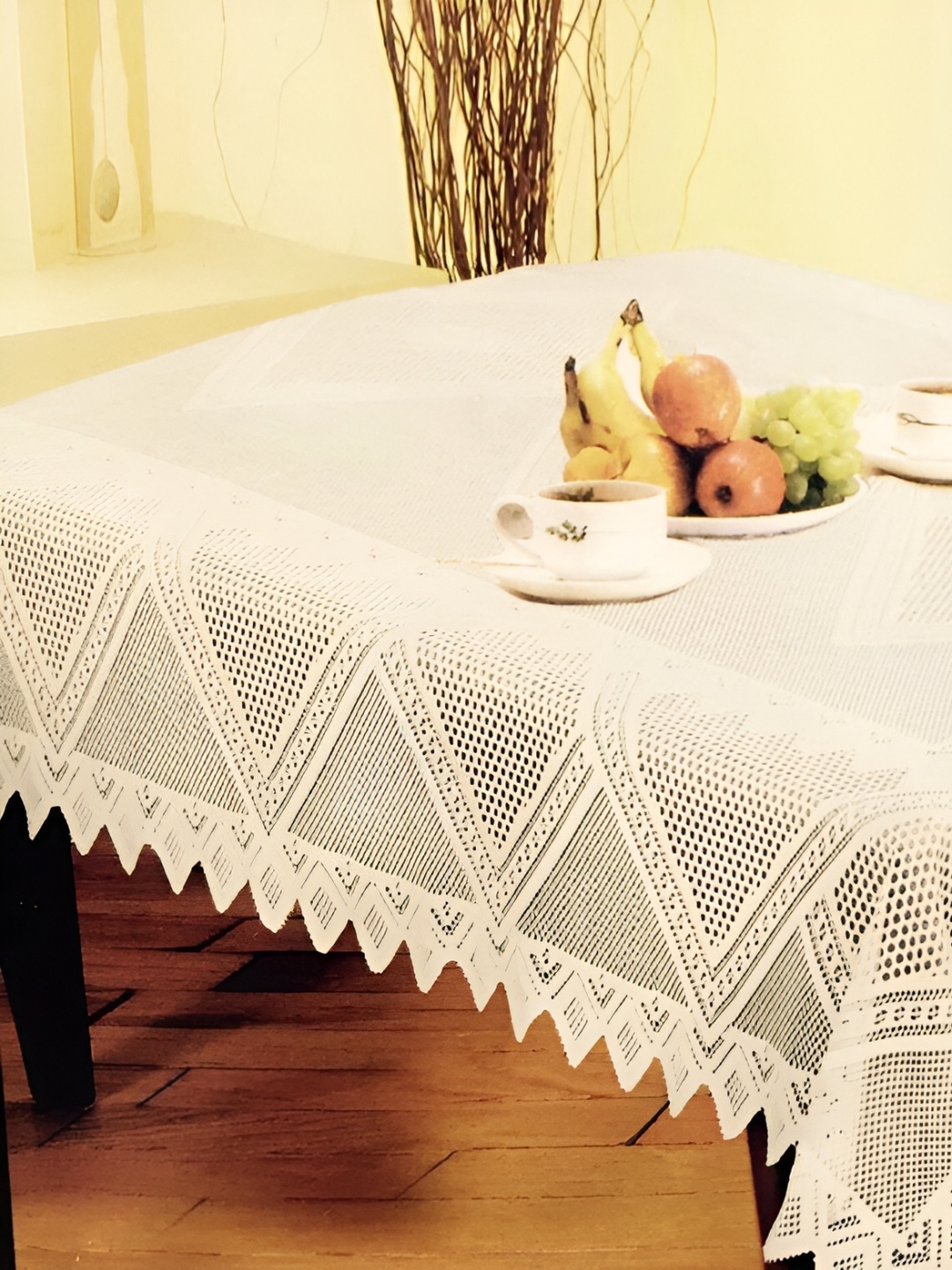 

BIGGER FISH Cream Geometric Rectangular Shaped 6 Seater Table Cover