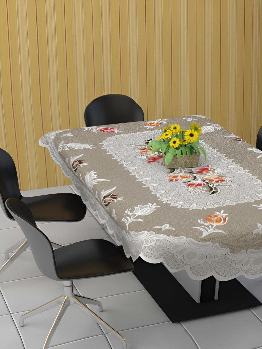 

BIGGER FISH Beige & White Floral Cotton 6-Seater Table Cover