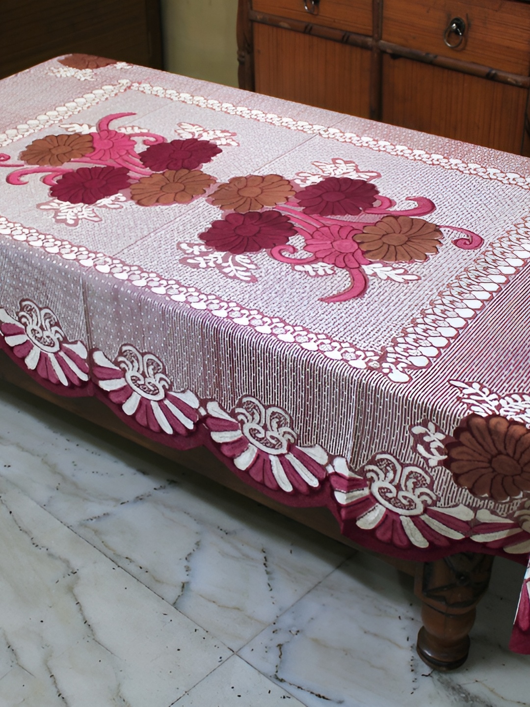 

BIGGER FISH Maroon Cotton 2-Seater Table Cover
