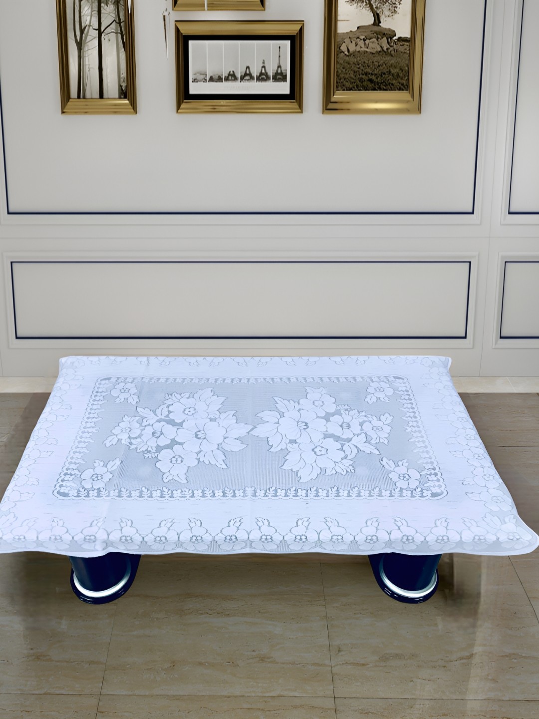 

BIGGER FISH White Floral Cotton 4 Seater Table Cover