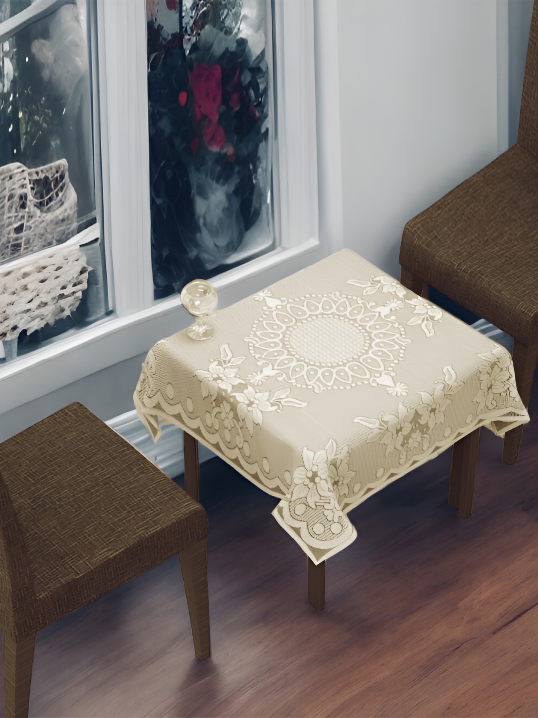 

BIGGER FISH Beige Floral Embroidered Cotton 2-Seater Table Cover