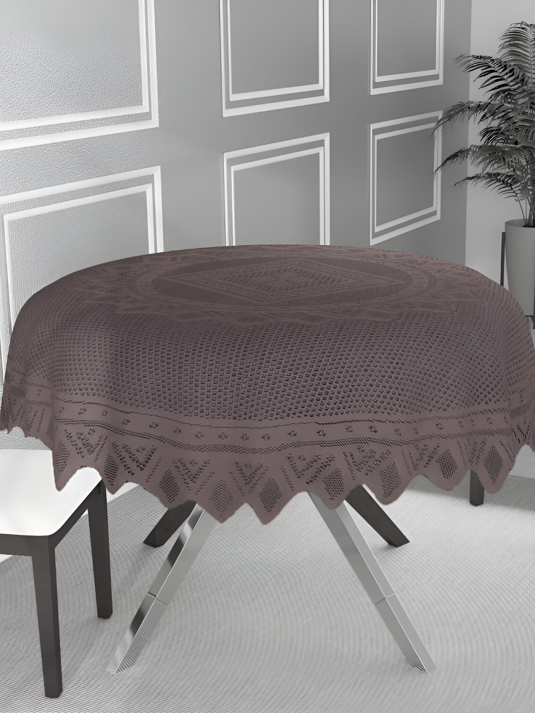 

BIGGER FISH Brown 6-Seater Table Cover