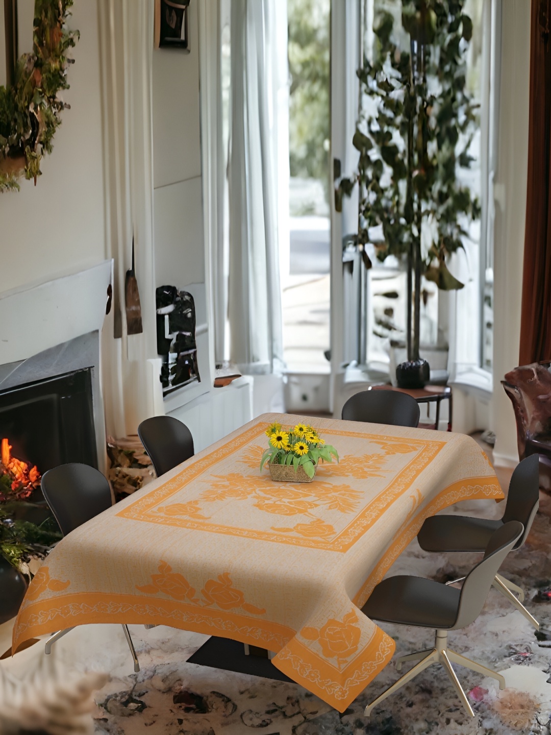 

BIGGER FISH Beige & Orange Cotton 6-Seater Table Cover