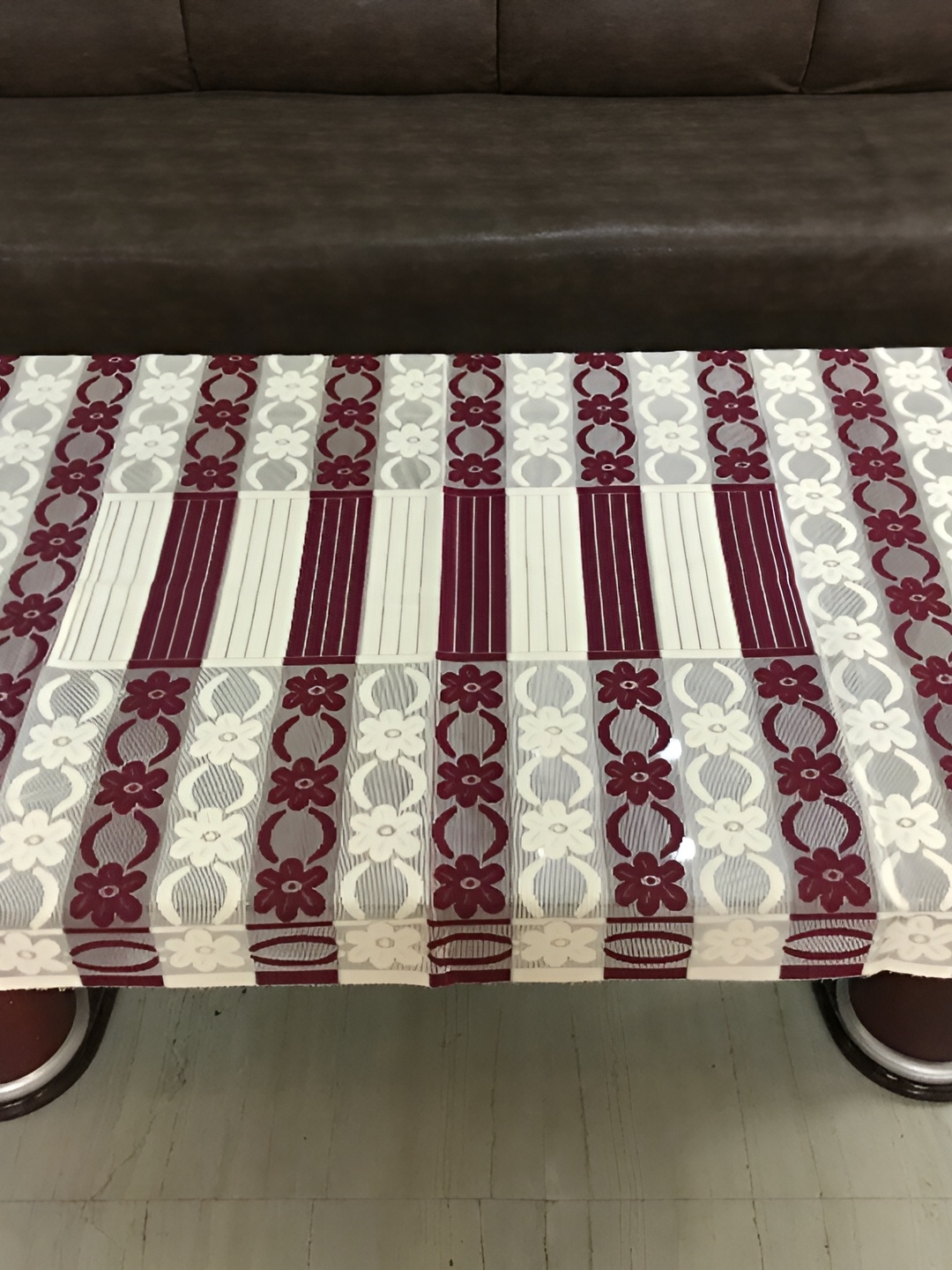 

BIGGER FISH Maroon Ethnic Motifs Embroidered Cotton 4-Seater Table Cover