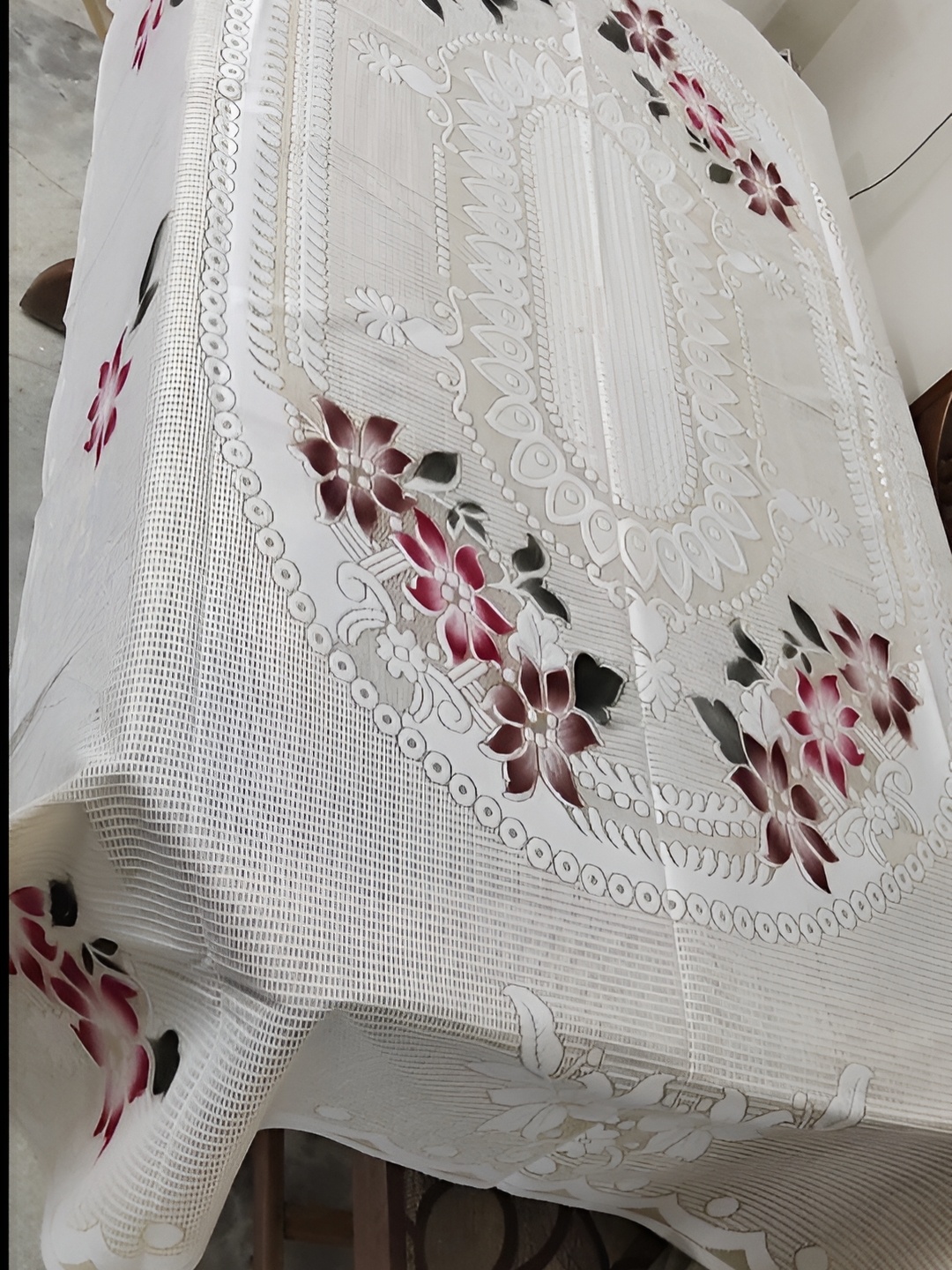 

BIGGER FISH Brown & White Cotton 6Seater Table Cover
