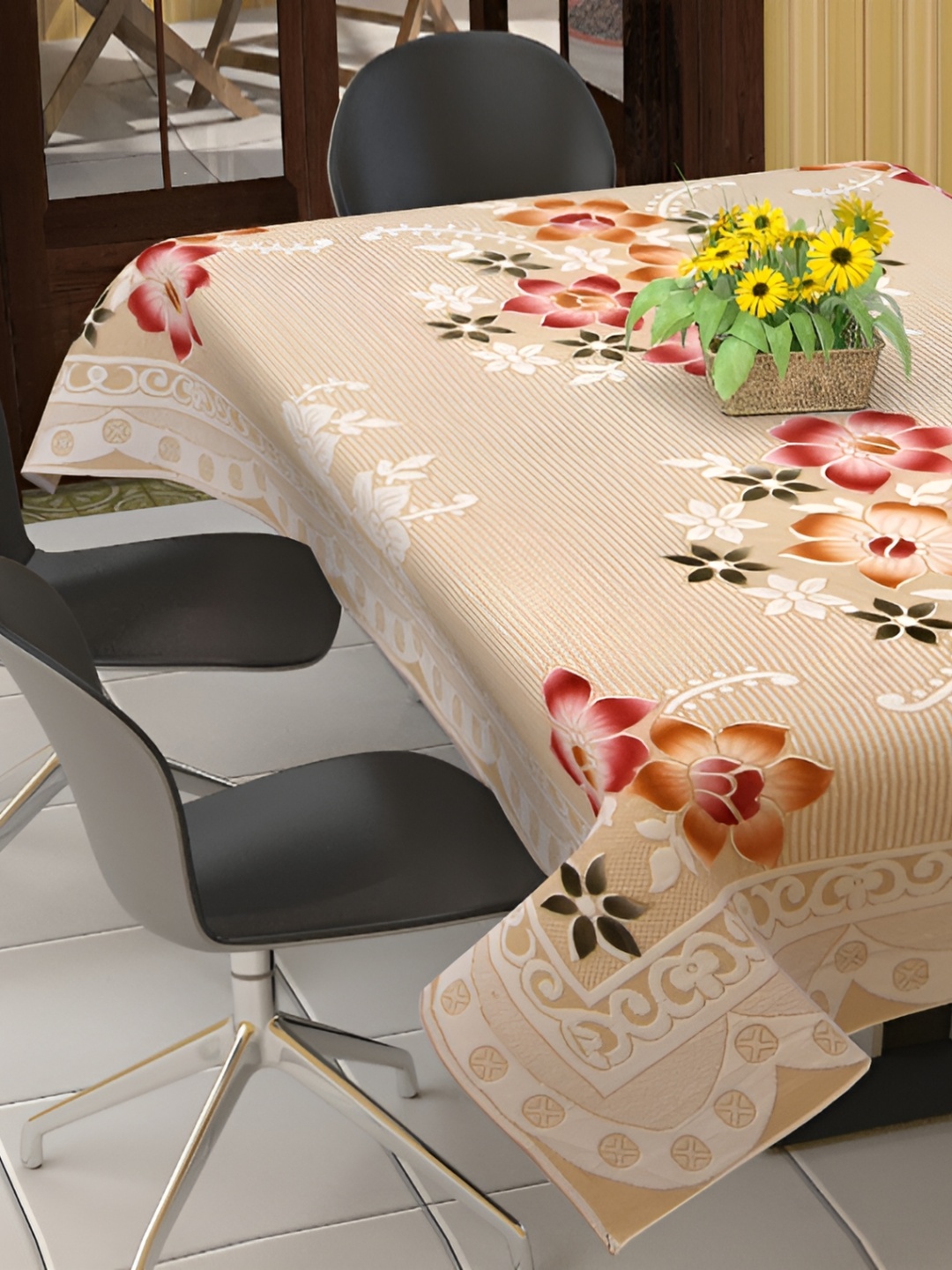 

BIGGER FISH Beige & Red Cotton 6-Seater Table Cover