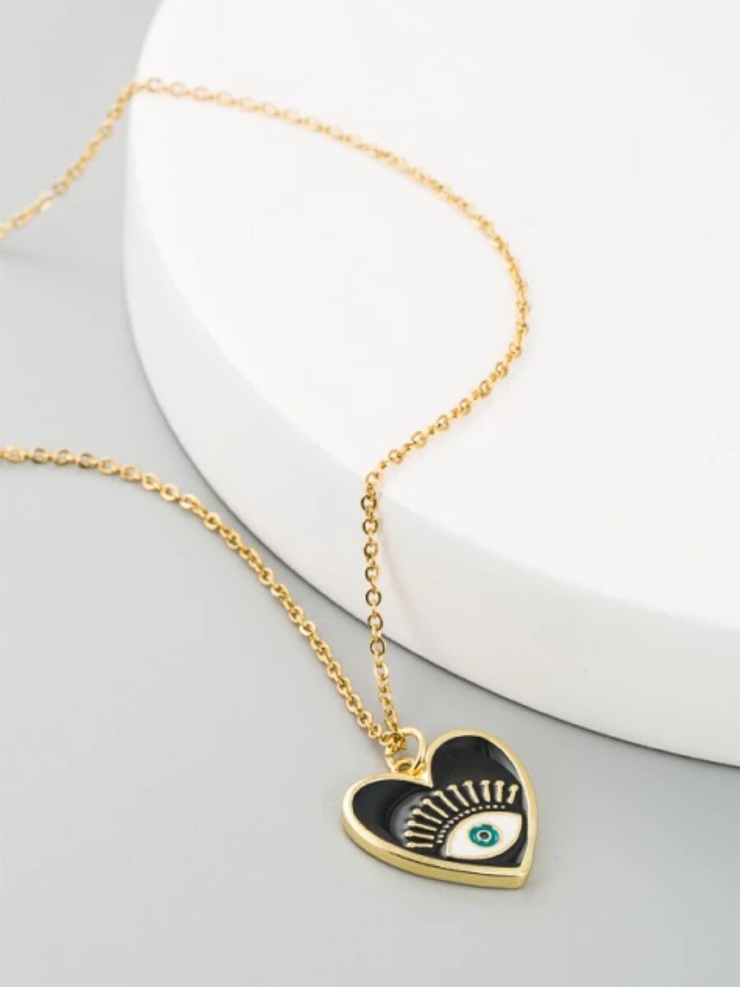 

EL REGALO Evil Eye Textured Pendant With Chain, Gold
