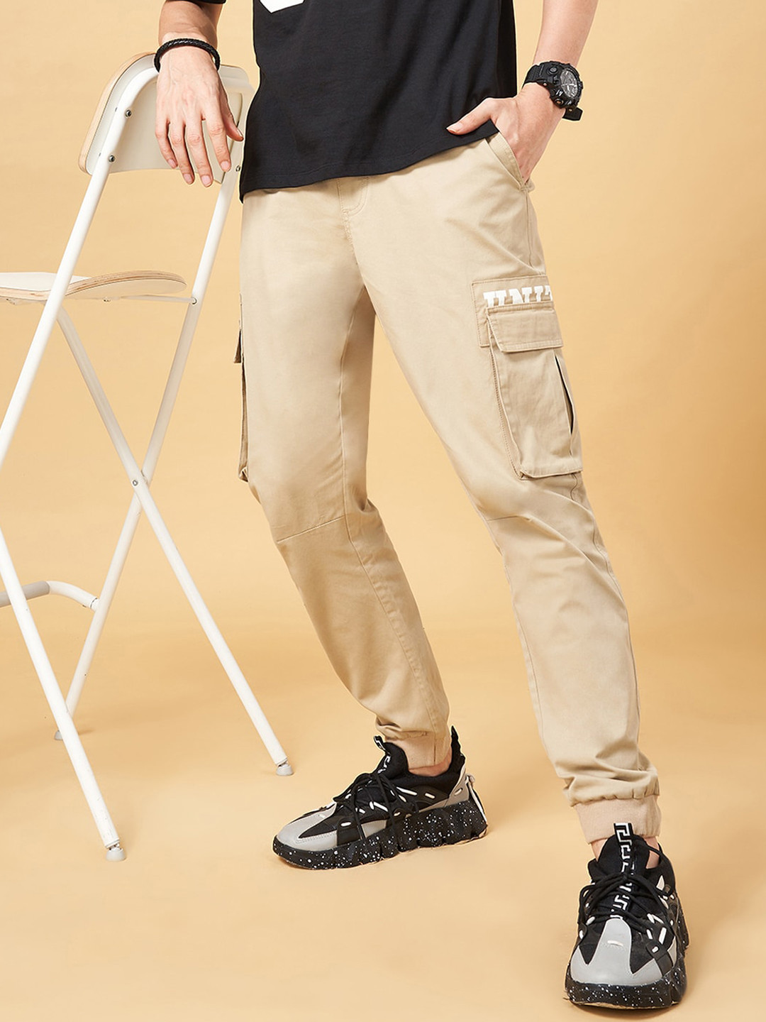 

YU by Pantaloons Men Mid-Rise Cotton Joggers, Beige