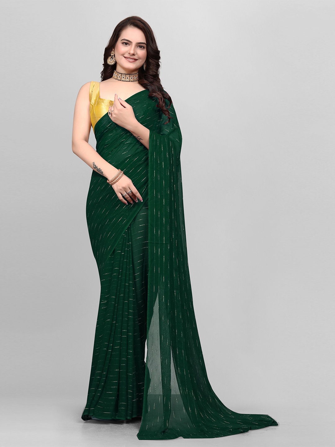 

Avojee Embellished Saree, Green