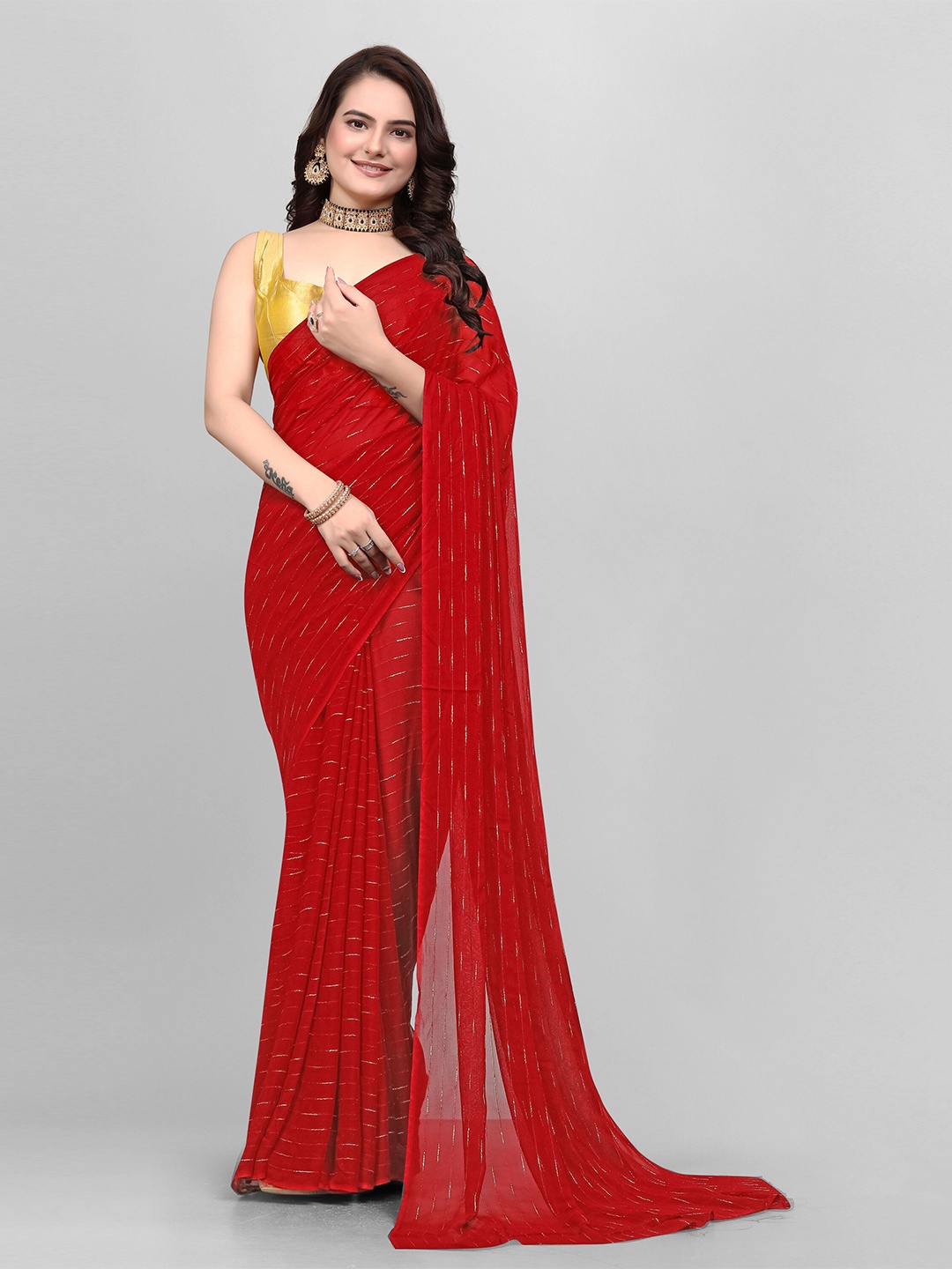 

Avojee Embellished Sequinned Saree, Red