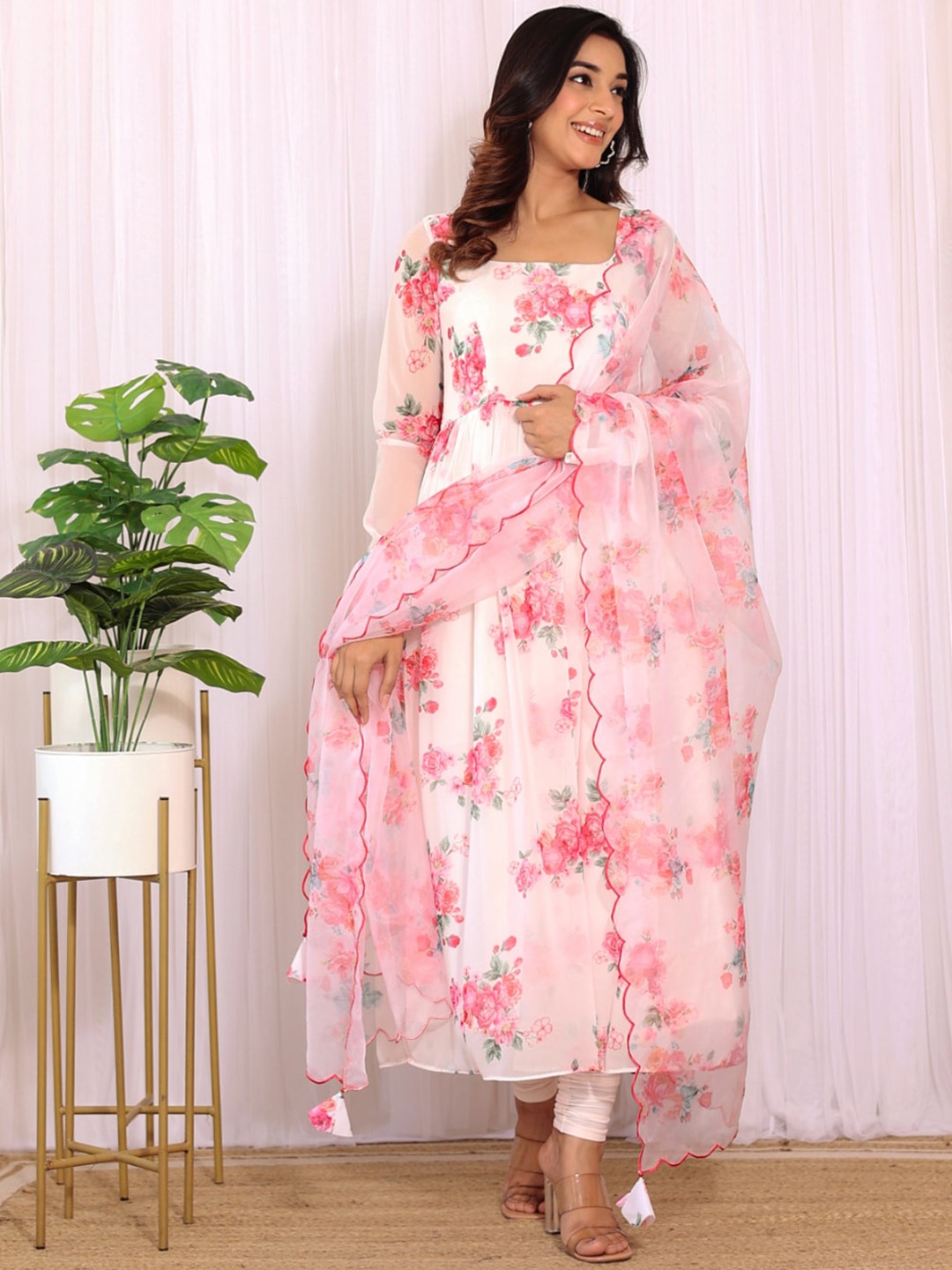

LABEL KANUPRIYA Floral Printed Anarkali Kurta With Churidar & Dupatta, Off white