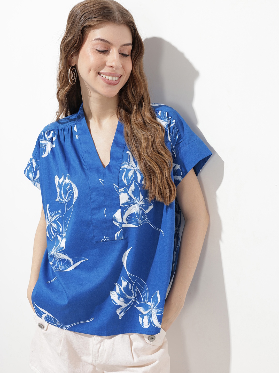

DressBerry Breezy Essentials Wildflower Craze Top, Blue