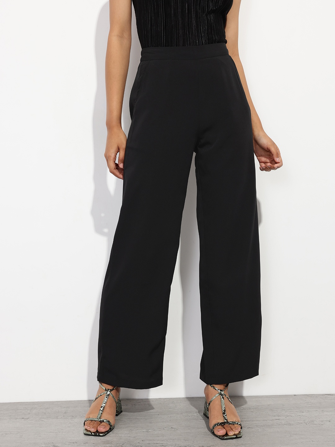 

DressBerry Women Elevated Basics Parallel Trousers, Black