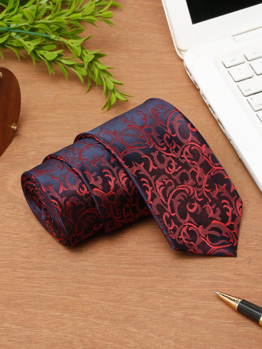 

Cantabil Men Woven Design Broad Tie, Maroon