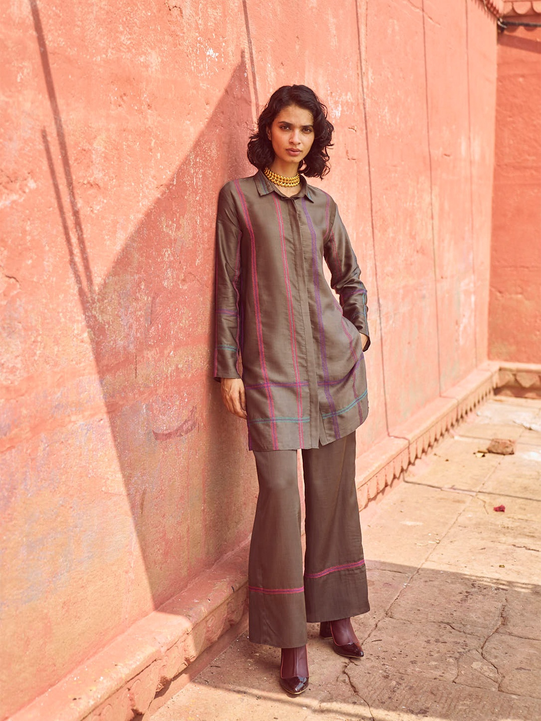 

Dash and Dot Striped Shirt Collar Straight Kurta, Brown
