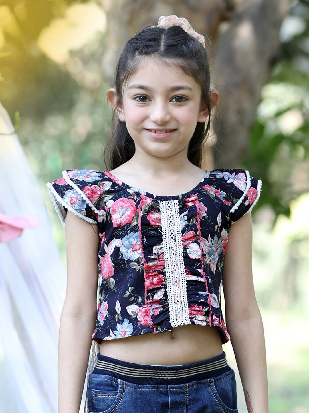 

Cutiekins Girls Floral Printed Ruffled Flutter Sleeves Crop Top, Navy blue
