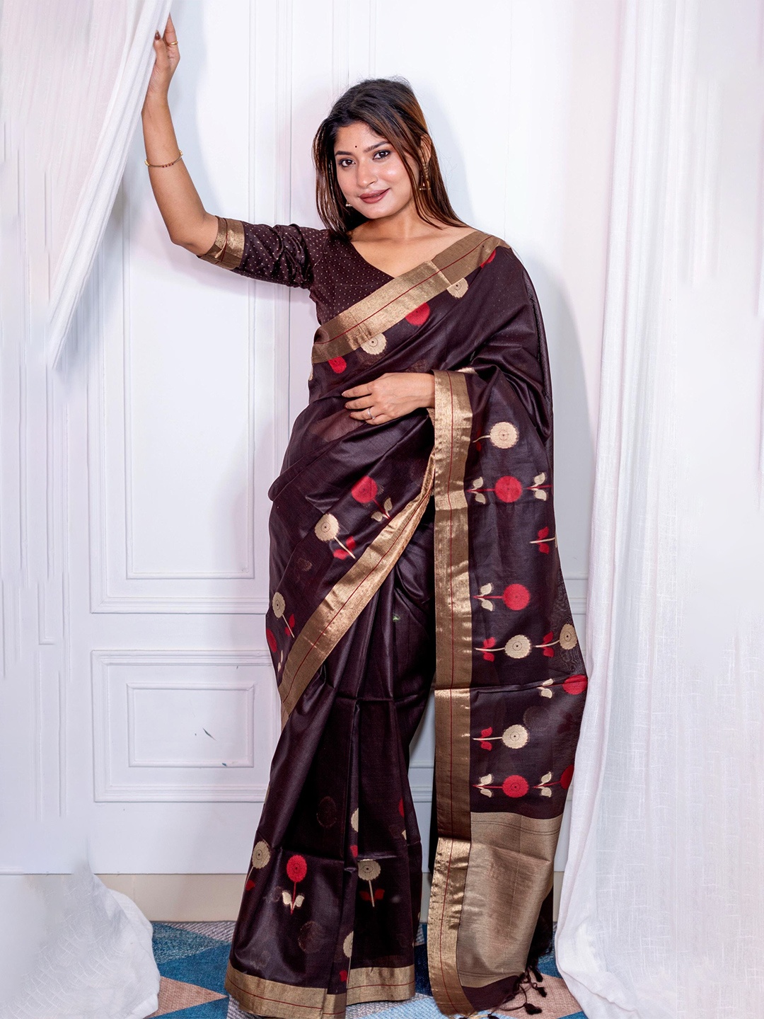 

Mitera Floral Woven Design Zari Pure Linen Saree, Coffee brown