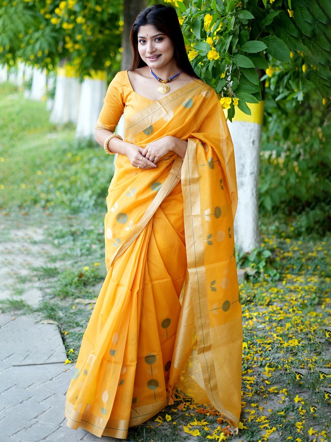 

Mitera Floral Woven Design Zari Pure Linen Saree, Yellow