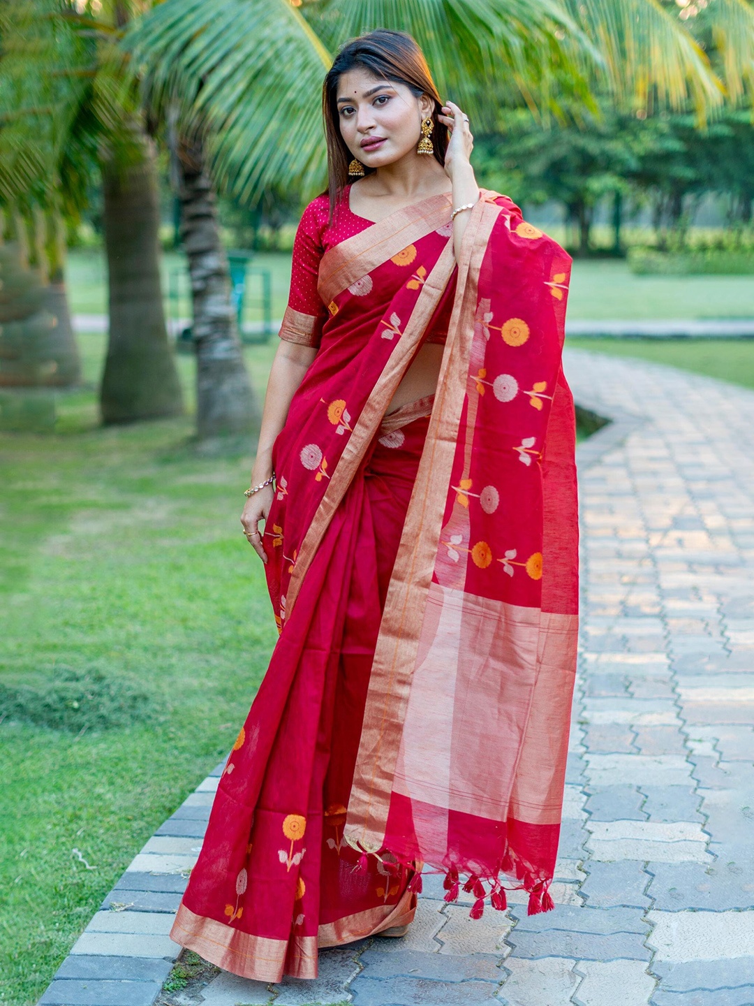 

Mitera Woven Design Zari Pure Linen Saree, Red