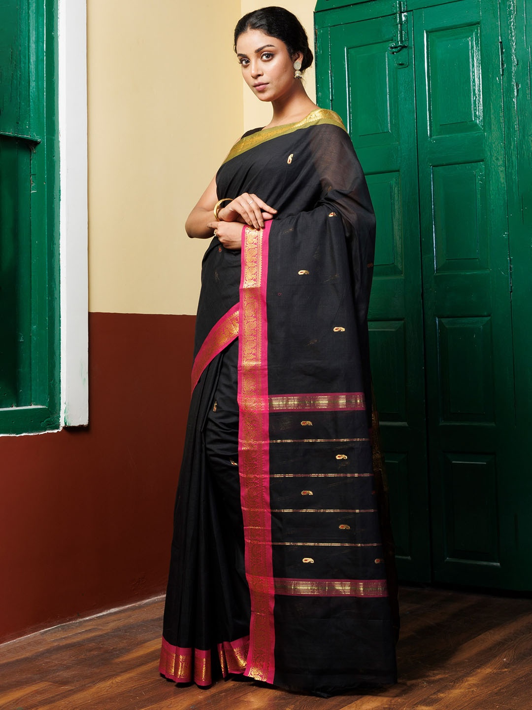 

Unnati Silks Paisley Zari Pure Cotton Kanjeevaram Saree, Black