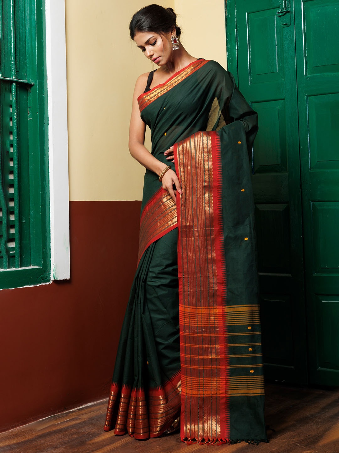 

Unnati Silks Woven Design Zari Pure Cotton Handloom Kanjeevaram Saree, Green