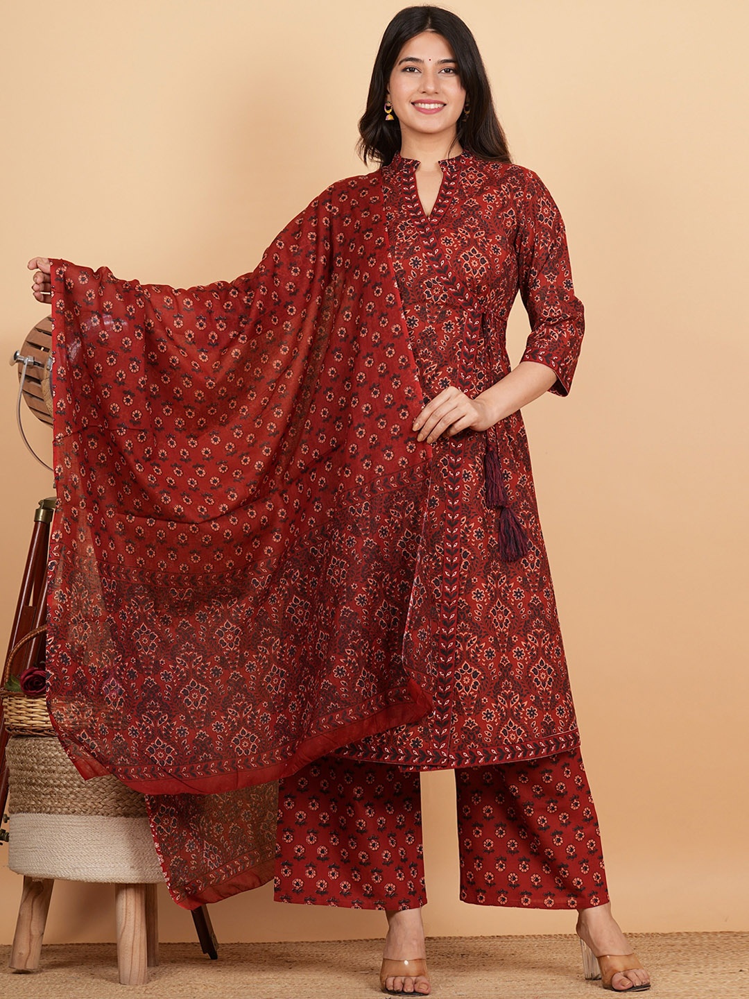 

Vbuyz Floral Printed Pure Cotton Anarkali Kurta with Palazzos & With Dupatta, Maroon